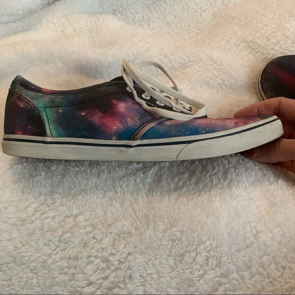 Vans Off the Wall Women’s Galaxy Print Sneakers